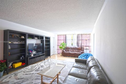 Condominio en venta en Hallandale Beach, Florida, 2 dormitorios, 134.71 m2 № 2006670 - foto 4