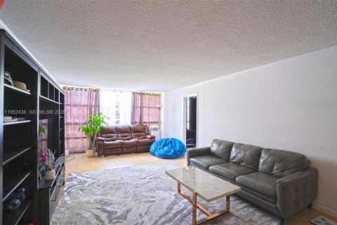 Condominio en venta en Hallandale Beach, Florida, 2 dormitorios, 134.71 m2 № 2006670 - foto 5