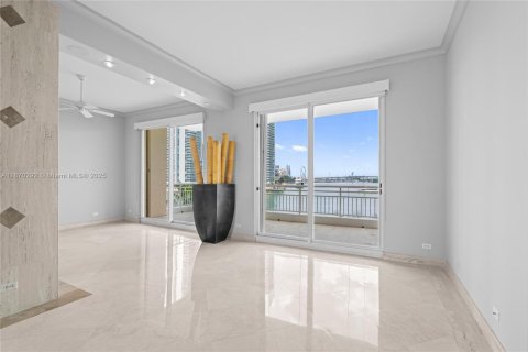 Condominio en venta en Miami, Florida, 2 dormitorios, 152.36 m2 № 1982471 - foto 9
