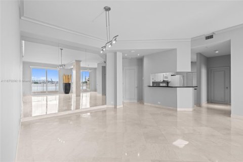 Condominio en venta en Miami, Florida, 2 dormitorios, 152.36 m2 № 1982471 - foto 10