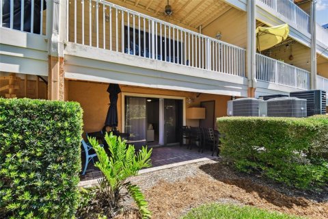 Condo in Treasure Island, Florida, 2 bedrooms  № 1907521 - photo 6