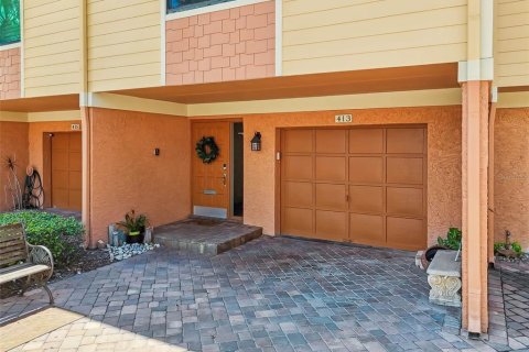 Condo in Treasure Island, Florida, 2 bedrooms  № 1907521 - photo 2