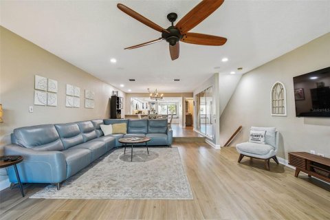 Condo in Treasure Island, Florida, 2 bedrooms  № 1907521 - photo 13