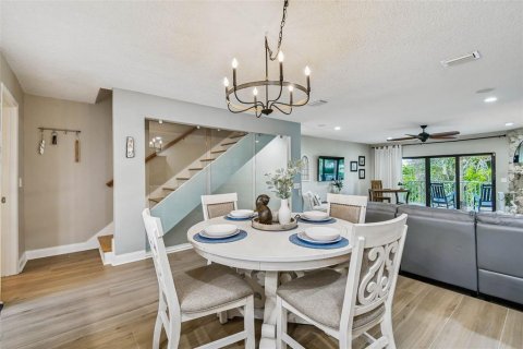 Condo in Treasure Island, Florida, 2 bedrooms  № 1907521 - photo 22