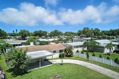 House in Saint Petersburg, Florida 4 bedrooms, 145.86 sq.m. № 1826959 - photo 26