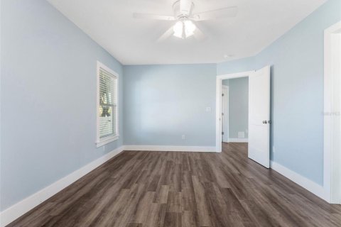 House in Tampa, Florida 3 bedrooms, 116.69 sq.m. № 1909955 - photo 13
