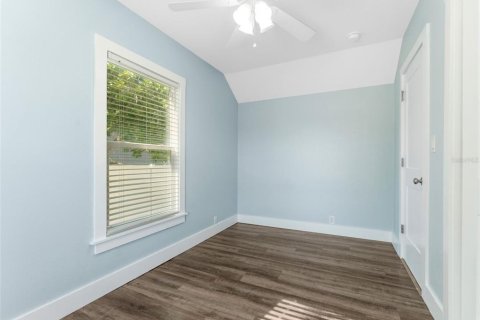 House in Tampa, Florida 3 bedrooms, 116.69 sq.m. № 1909955 - photo 25