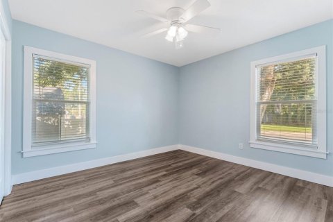 House in Tampa, Florida 3 bedrooms, 116.69 sq.m. № 1909955 - photo 18