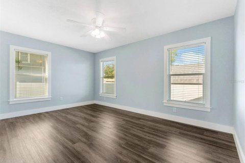 House in Tampa, Florida 3 bedrooms, 116.69 sq.m. № 1909955 - photo 12