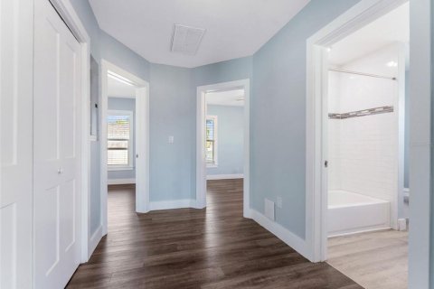 House in Tampa, Florida 3 bedrooms, 116.69 sq.m. № 1909955 - photo 19