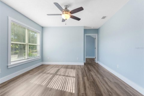 House in Tampa, Florida 3 bedrooms, 116.69 sq.m. № 1909955 - photo 8