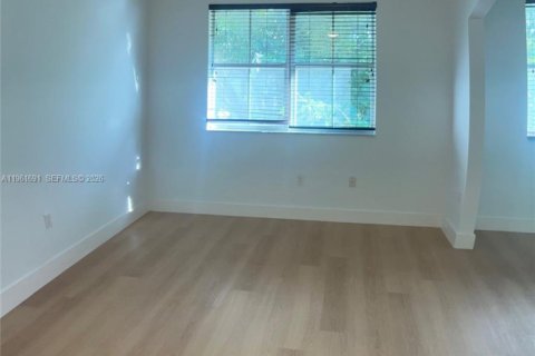 Снять в аренду таунхаус в Майами, Флорида 3 спальни, 166.57м2, № 2024508 - фото 16