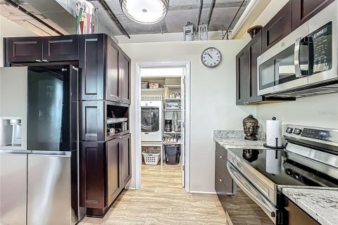 Condo in Orlando, Florida, 2 bedrooms  № 1876796 - photo 21