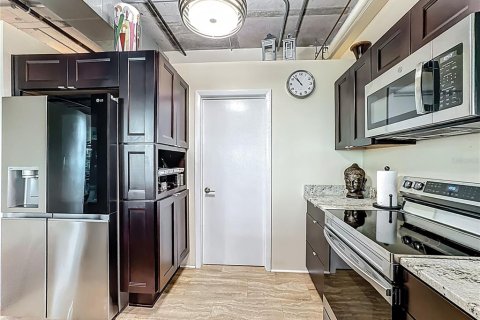 Condo in Orlando, Florida, 2 bedrooms  № 1876796 - photo 20