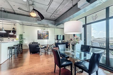 Condo in Orlando, Florida, 2 bedrooms  № 1876796 - photo 7
