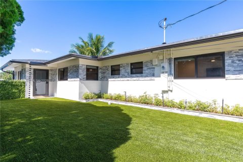 Villa ou maison à louer à Pompano Beach, Floride: 3 chambres, 136.57 m2 № 1967929 - photo 21