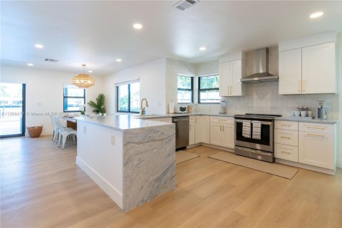 Villa ou maison à louer à Pompano Beach, Floride: 3 chambres, 136.57 m2 № 1967929 - photo 10