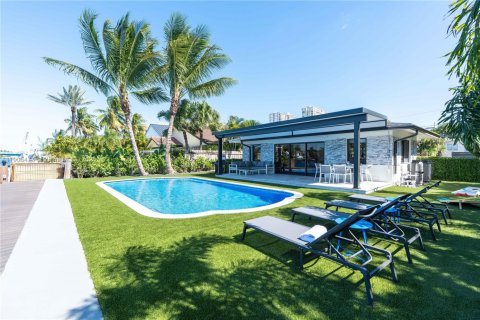 Villa ou maison à louer à Pompano Beach, Floride: 3 chambres, 136.57 m2 № 1967929 - photo 1