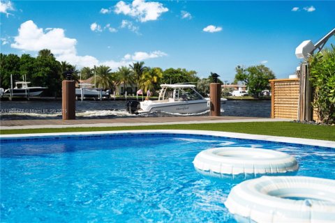 Villa ou maison à louer à Pompano Beach, Floride: 3 chambres, 136.57 m2 № 1967929 - photo 3