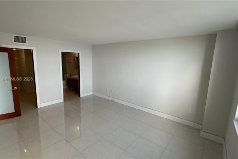 Снять в аренду кондоминиум в Майами, Флорида 1 спальня, 86.4м2, № 2048010 - фото 15