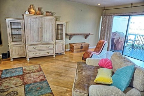 Condo in Lutz, Florida, 2 bedrooms  № 2204860 - photo 2