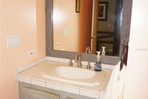 Condo in Lutz, Florida, 2 bedrooms  № 2204860 - photo 17