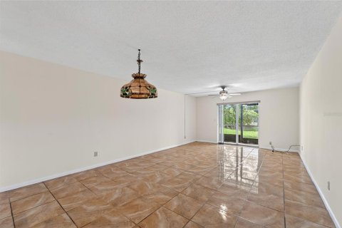 Condominio en venta en Brandon, Florida, 2 dormitorios, 101.26 m2 № 1913417 - foto 7