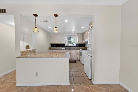 Condominio en venta en Brandon, Florida, 2 dormitorios, 101.26 m2 № 1913417 - foto 11