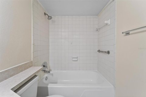 Condominio en venta en Brandon, Florida, 2 dormitorios, 101.26 m2 № 1913417 - foto 30