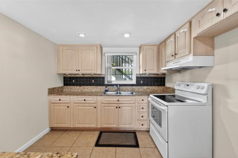 Condominio en venta en Brandon, Florida, 2 dormitorios, 101.26 m2 № 1913417 - foto 13