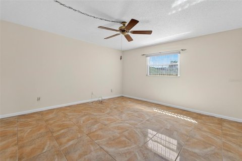 Condominio en venta en Brandon, Florida, 2 dormitorios, 101.26 m2 № 1913417 - foto 18
