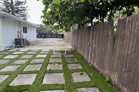 Villa ou maison à vendre à Miami, Floride: 4 chambres, 157.93 m2 № 1955071 - photo 14