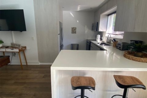 Villa ou maison à vendre à Miami, Floride: 4 chambres, 157.93 m2 № 1955071 - photo 10