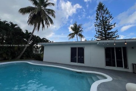 Villa ou maison à vendre à Miami, Floride: 4 chambres, 157.93 m2 № 1955071 - photo 2