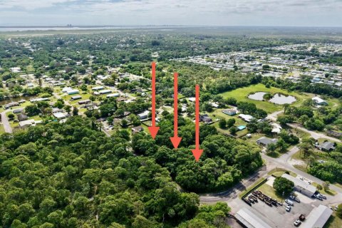 Commercial property in St. Lucie, Florida № 2176960 - photo 16