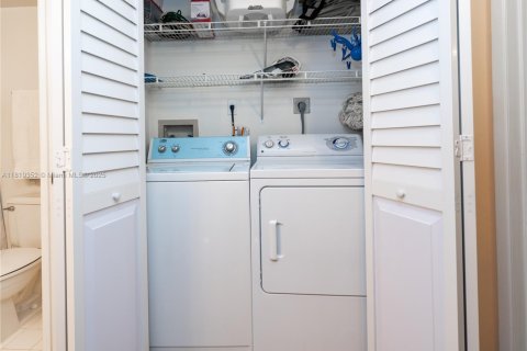 Copropriété à louer à Aventura, Floride: 2 chambres, 109.62 m2 № 1779882 - photo 14