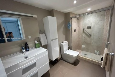 Condominio en venta en Miami, Florida, 2 dormitorios, 181.16 m2 № 1485927 - foto 1