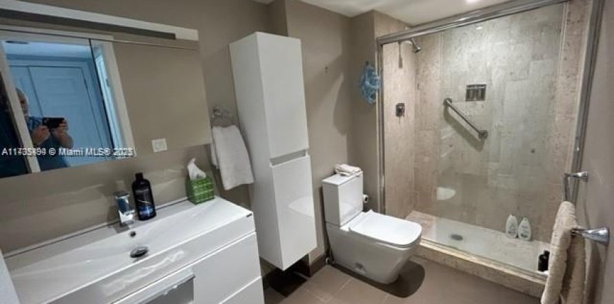 Condominio en Miami, Florida, 2 dormitorios  № 1485927