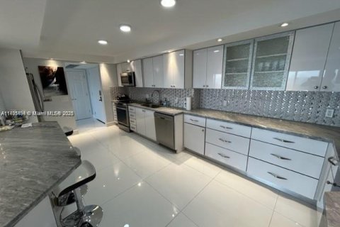 Condominio en venta en Miami, Florida, 2 dormitorios, 181.16 m2 № 1485927 - foto 11