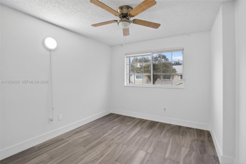 Touwnhouse à louer à Cooper City, Floride: 4 chambres, 183.48 m2 № 2020099 - photo 29