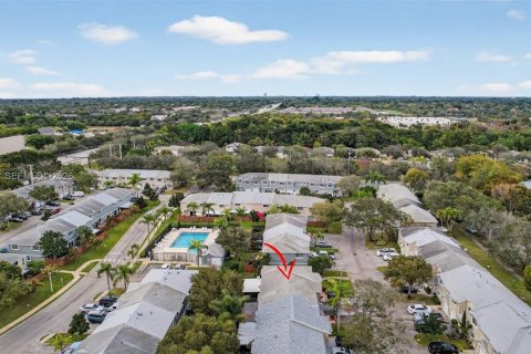 Touwnhouse à louer à Cooper City, Floride: 4 chambres, 183.48 m2 № 2020099 - photo 4