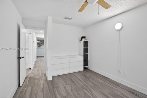 Touwnhouse à louer à Cooper City, Floride: 4 chambres, 183.48 m2 № 2020099 - photo 30