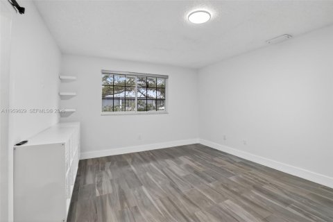 Touwnhouse à louer à Cooper City, Floride: 4 chambres, 183.48 m2 № 2020099 - photo 27