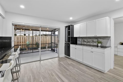 Touwnhouse à louer à Cooper City, Floride: 4 chambres, 183.48 m2 № 2020099 - photo 11