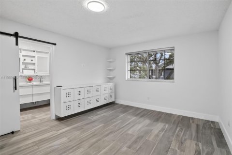 Touwnhouse à louer à Cooper City, Floride: 4 chambres, 183.48 m2 № 2020099 - photo 23