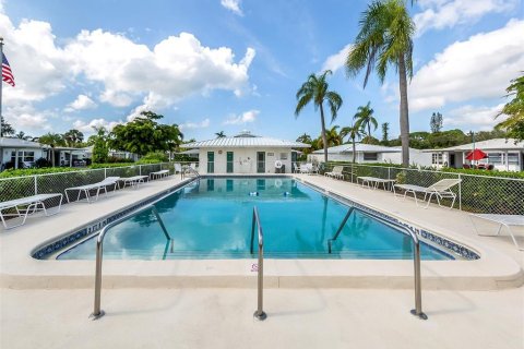 Condo in Venice, Florida, 2 bedrooms  № 1810415 - photo 24