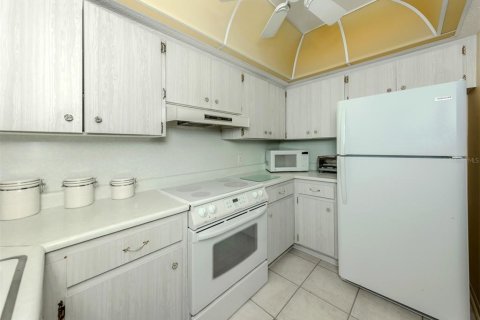 Condo in Venice, Florida, 2 bedrooms  № 1810415 - photo 9