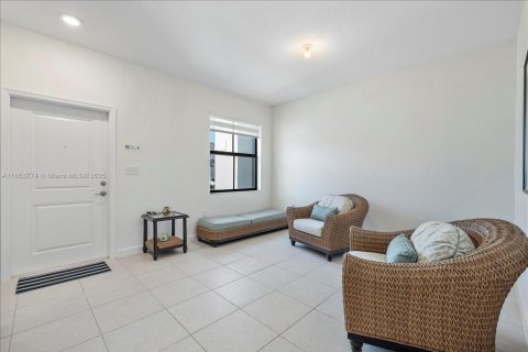 Adosado en venta en Homestead, Florida, 3 dormitorios, 129.41 m2 № 1891556 - foto 3