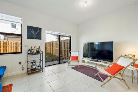 Adosado en venta en Homestead, Florida, 3 dormitorios, 129.41 m2 № 1891556 - foto 12