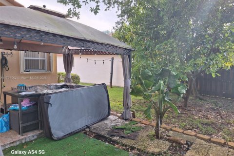 House in Pembroke Pines, Florida 3 bedrooms, 154.5 sq.m. № 1725930 - photo 17